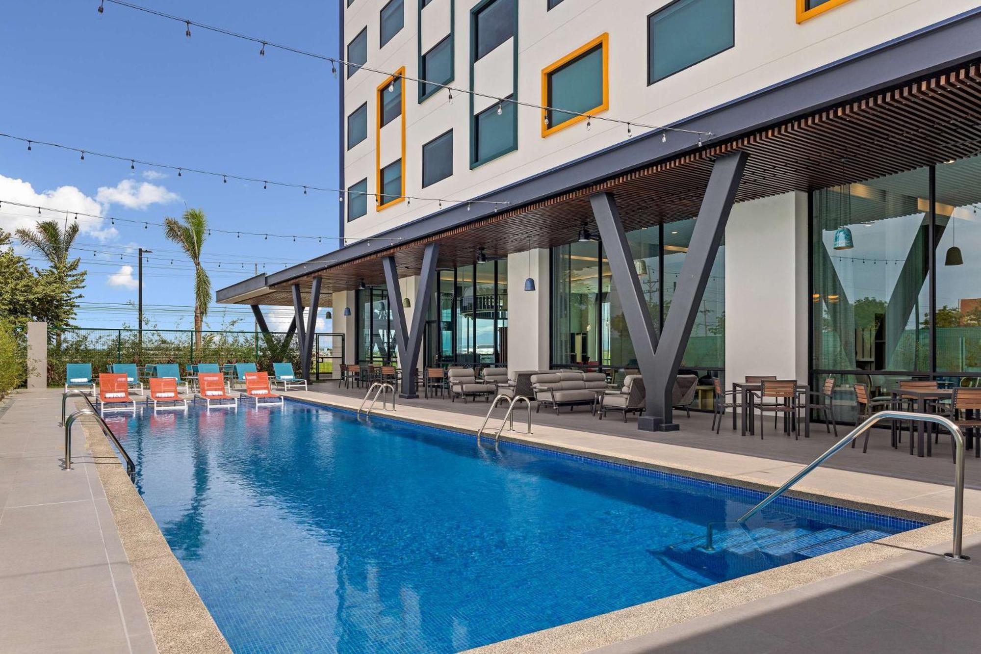 Hotel Hampton By Hilton Guanacaste Airport 3*