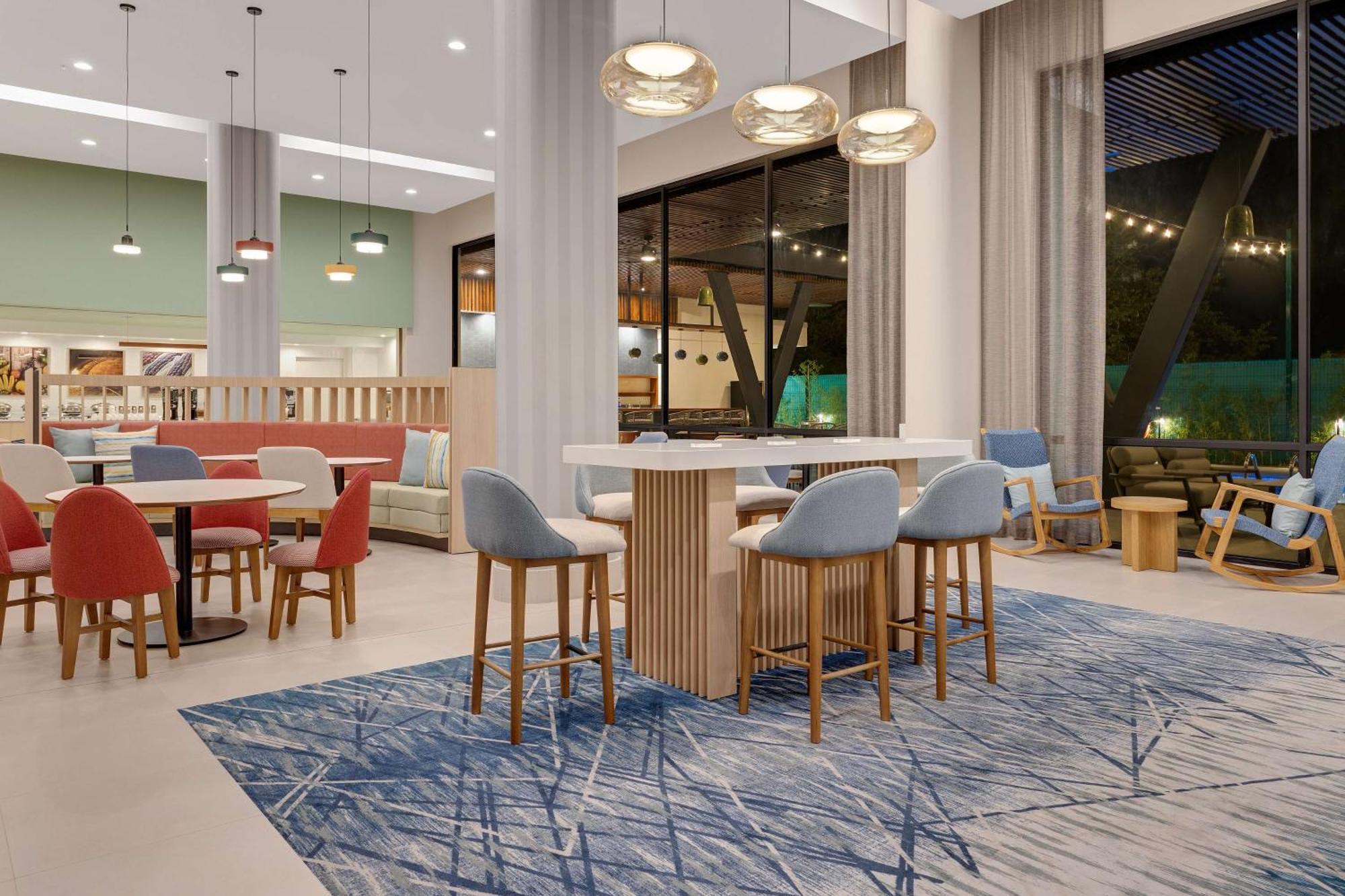 Hampton By Hilton Guanacaste Airport Hotel 3*